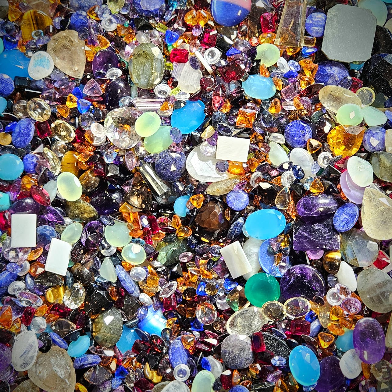 10,000+ CARATS: MIXED GEM LOT (approx 5lbs!)
